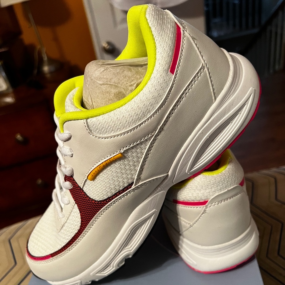Ladies sneakers